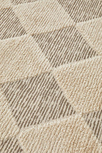 Load image into Gallery viewer, Serenade Yuri Beige Rug